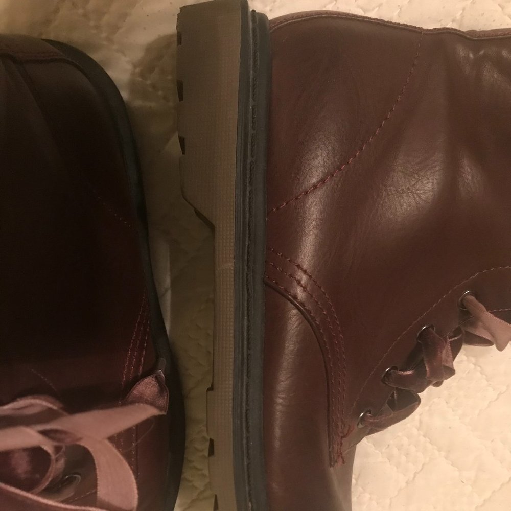 Maroon Boots - Picture 2 of 4